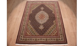 Perserteppich Täbriz Mahi mit Seide 207x153 cm Schwarz