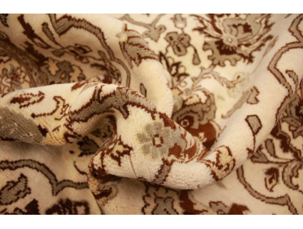 laufer_waramin_11_845759966