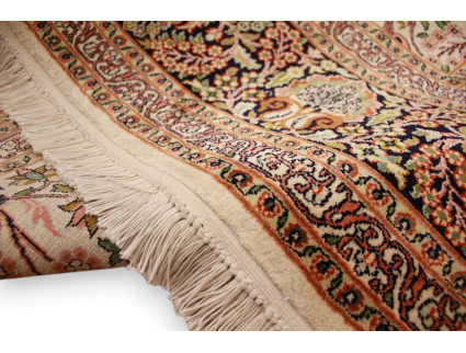 seidenteppich_kaschmir_online_gunsig_bestellen_by_teppich_com_etfa_6-photoroom